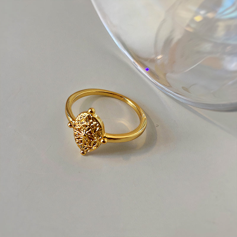 Cora Ring