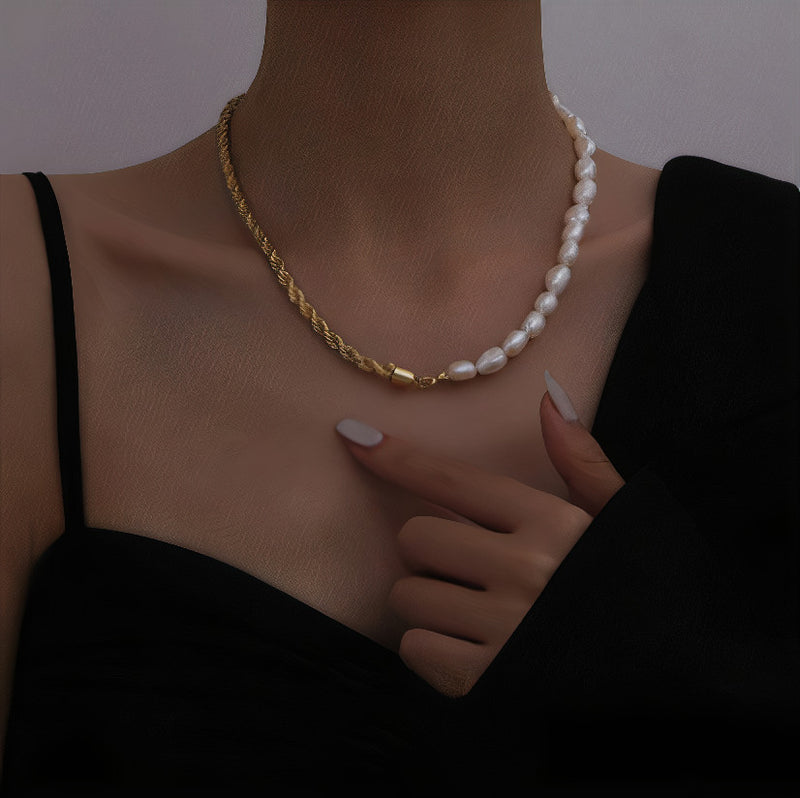 Lilia Necklace